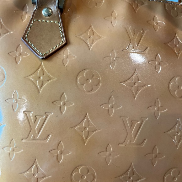 Authentic Louis Vuitton Vernis Tote - Picture 2 of 14